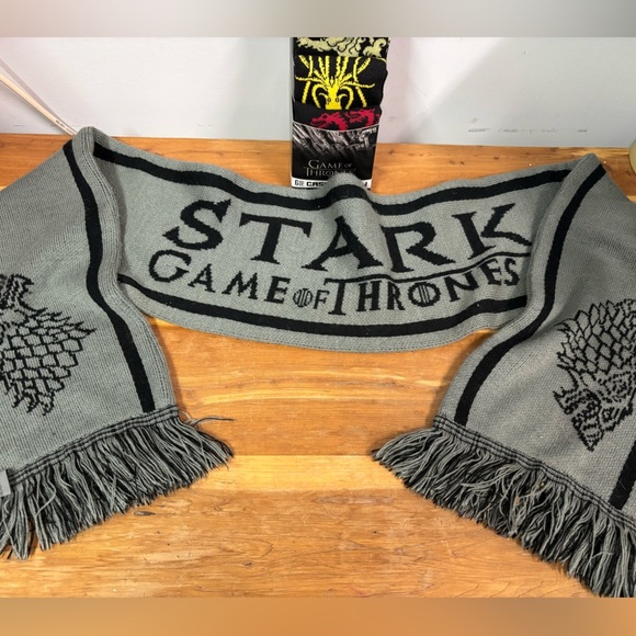 Game of Thrones Scarf and Sock set - Picture 2 of 4